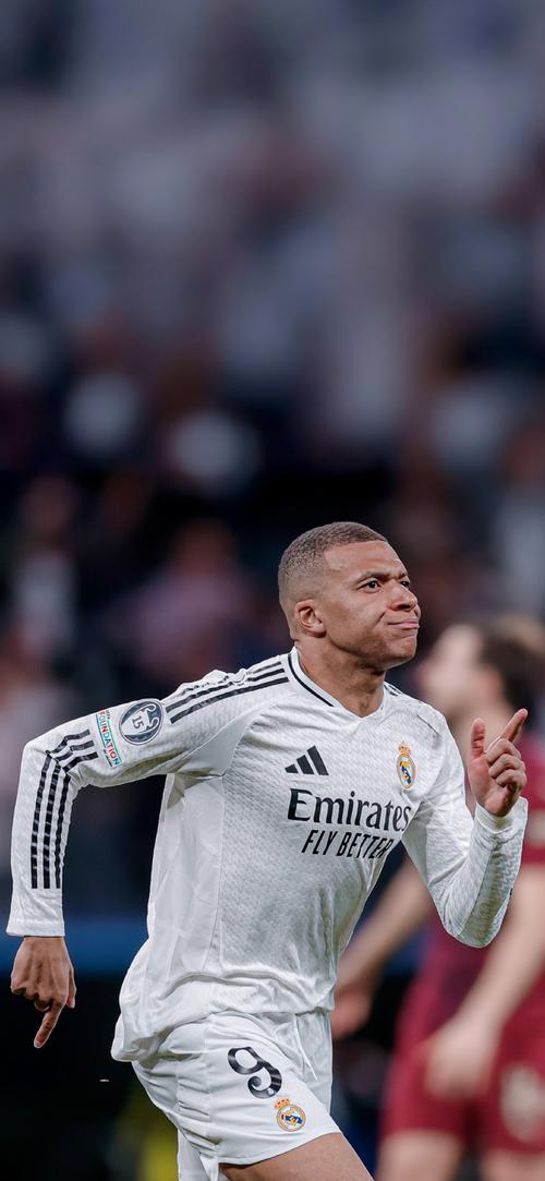 继C罗和小卢卡斯后，奥斯梅恩是第三位欧冠客场对贾府戴帽的球员