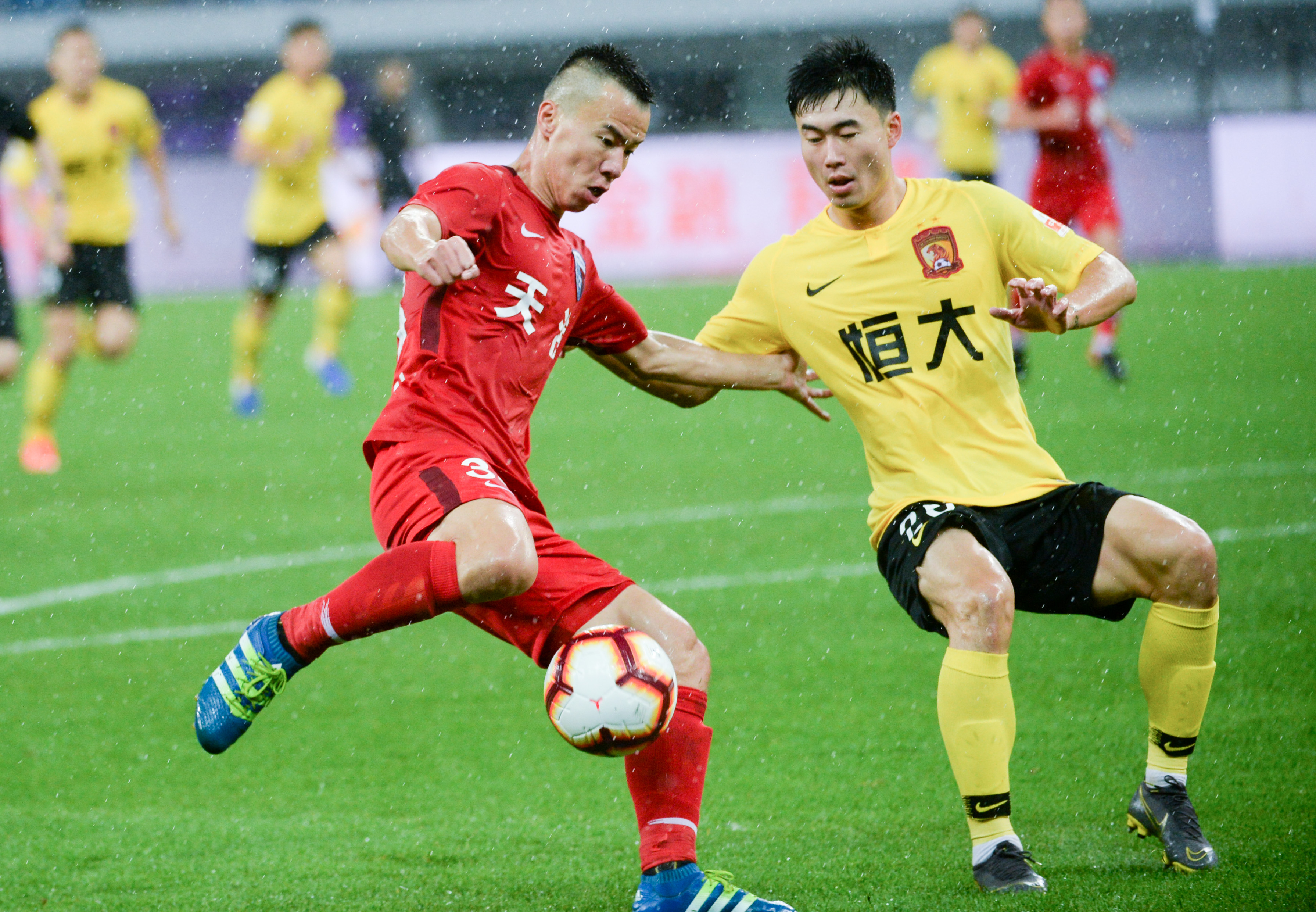 CBA俱乐部杯战报：广厦92-89险胜北京取CBA俱乐部杯4连胜，努尼-奥莫特21分