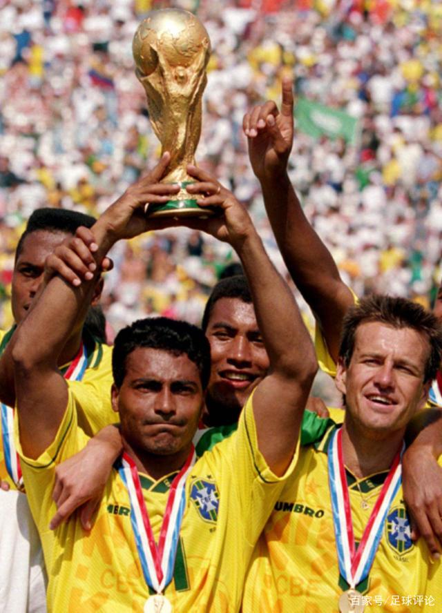 桑德兰主帅勒布里斯否认有意莱比锡前锋奥蓬达：这是假新闻