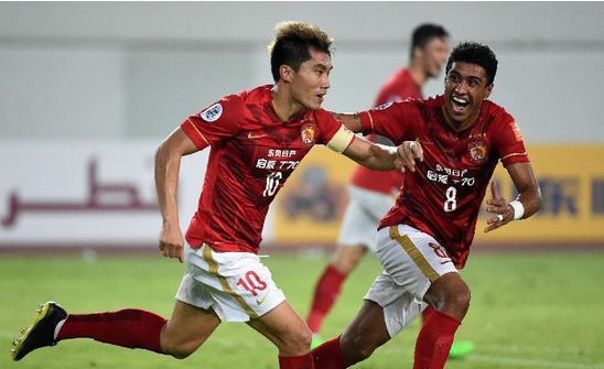 李玮洒成为首位获OPBF金腰带的中国女子拳手，多次在国际赛场取得胜利，正式转型为职业拳击选手。