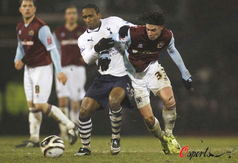 巴萨官方：特尔施特根已获医疗许可，入选对阵法兰克福大名单