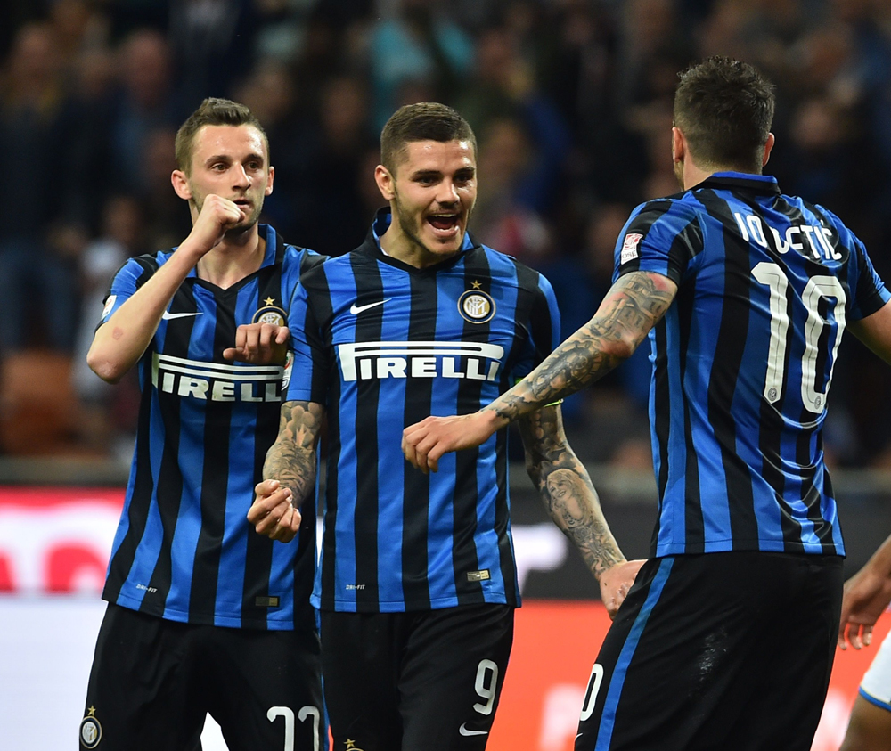 拜仁客战斯图加特：雅克松、金玟哉首发，乌尔比希出战